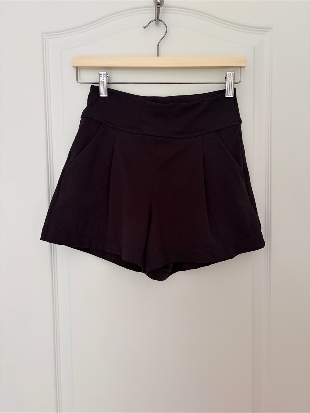 HALARA Black High Waisted Work Baggy Shorts 4'' with Pockets